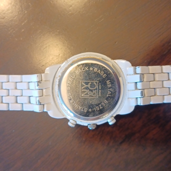 Watch - Picture 2 of 3